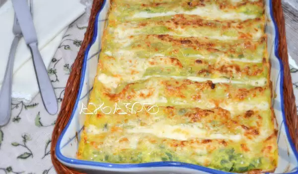 Cannelloni mit Spinat und Ricotta mit Béchamelsoße