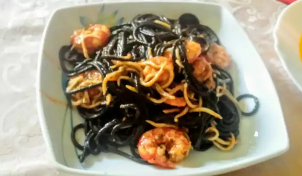 Schwarze Spaghetti mit Meeresfrüchten