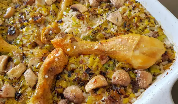 Party Hähnchenkeulen mit Reis und Pilzen im Ofen