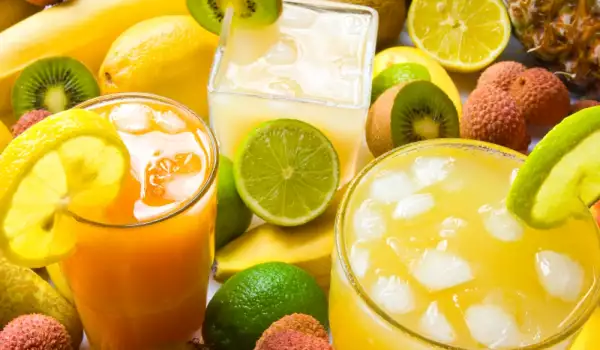 Saft aus Zirtusfrüchten