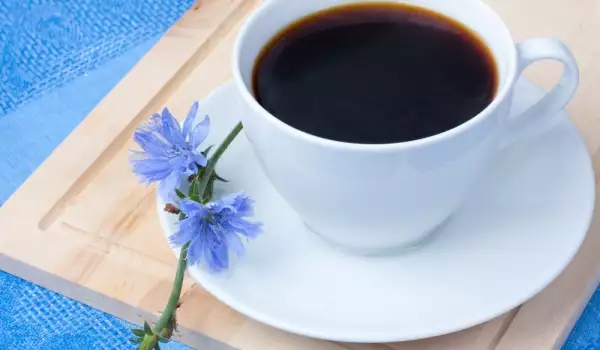 Zichorienkaffee ist eine Alternative zu Kaffee