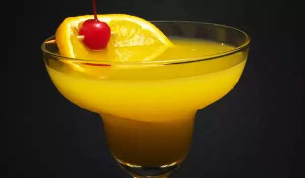 Golden Tang Cocktail