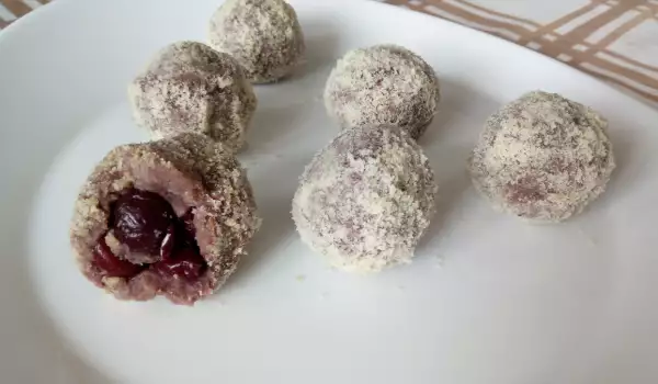 Dessert aus Adzukibohnen und Kirschen