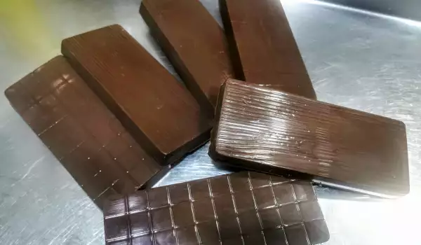 Hausgemachte Schokolade mit Honig