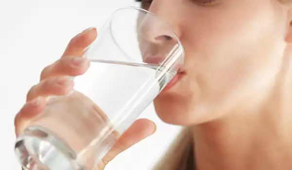 Wieviel Wasser sollte je nach Gewicht pro Tag getrunken werden?