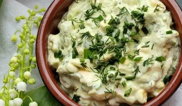 Ostereiersalat mit Avocado