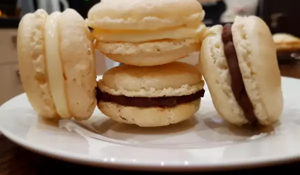 Französische Macarons mit Vanille