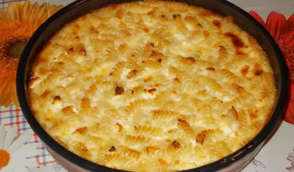Herzhafte Makkaroni mit Käse im Ofen