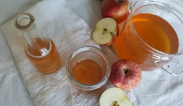 Hausgemachter Apfelessig ohne Konservierungsstoffe
