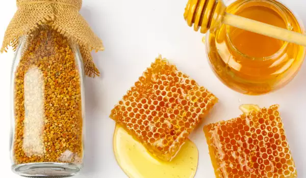 Honig, Pollen und Honigwaben