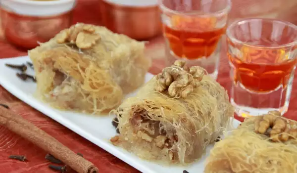 Baklava mit Walnüssen