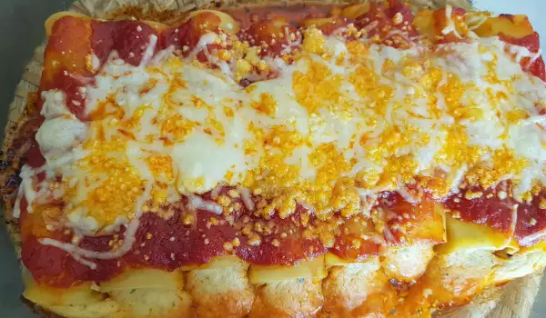 Cannelloni mit Artischockenfüllung in Tomatensoße