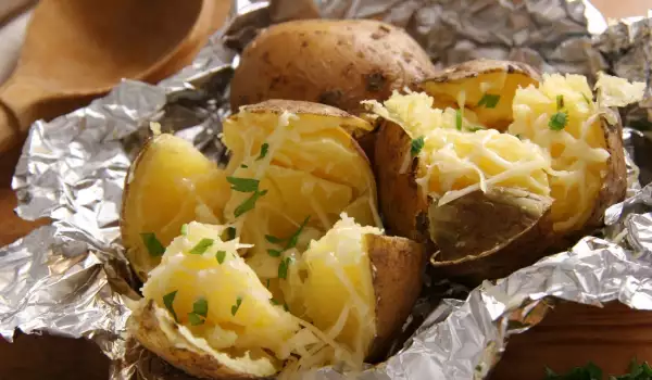 Leichte Kartoffeln in Alufolie