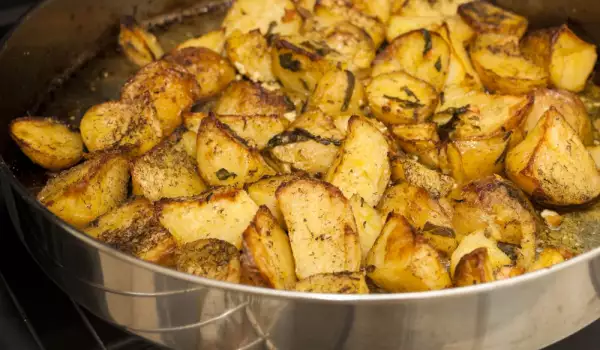 Sautierte Kartoffeln im Ofen