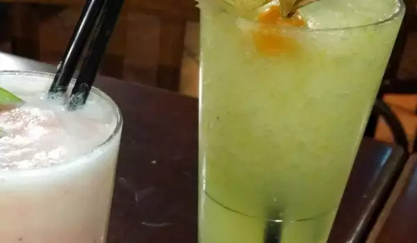 Sour Apple Kamikaze Cocktail