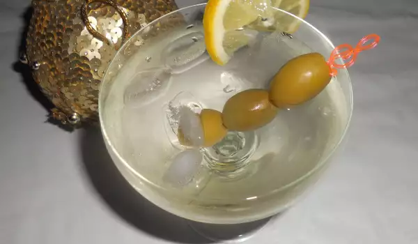 Cocktail mit Wermut und Wodka