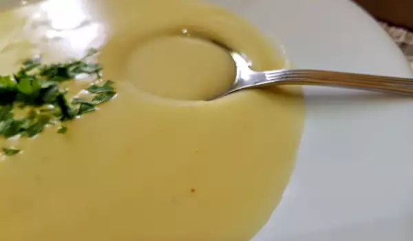 Cremesuppe mit Blumenkohl und Lauch