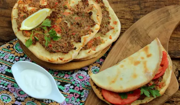 Lahmacun - köstliche türkische Pizza