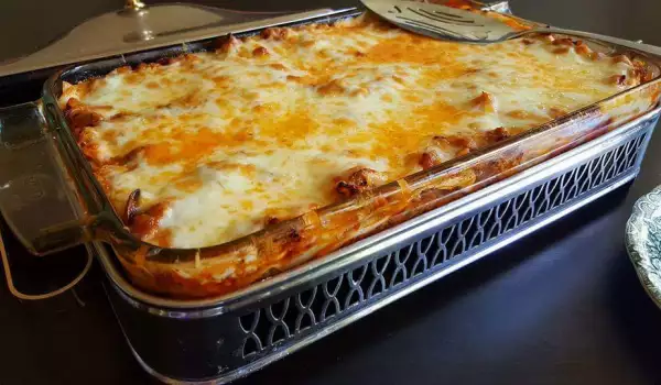 Hausgemachte Lasagna Bolognese