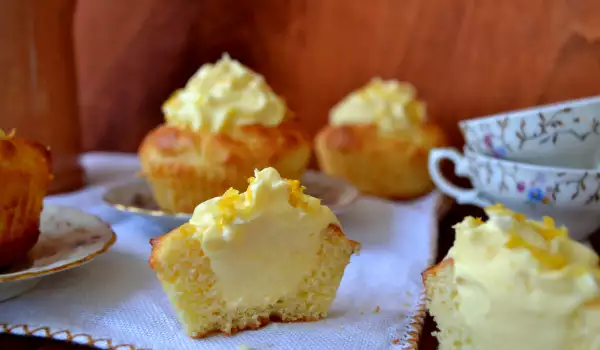 Zitronen Cupcakes mit Creme