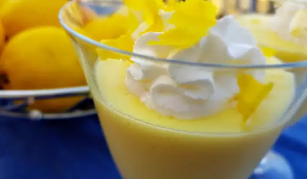 Hausgemachte Zitronencreme