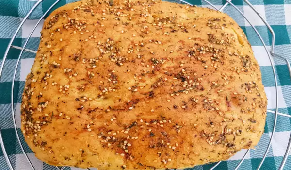 Manakish - Libanesisches Fladenbrot mit Kräuterkruste
