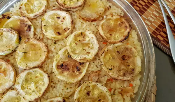 Zucchini mit Reis und Knoblauch