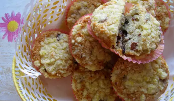 Muffins mit Pflaumen und knusprigen Butterstreusel