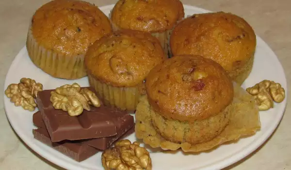 Muffins mit Walnüssen und Schokolade