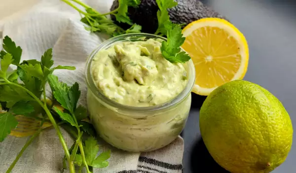 Mexikanische Soße mit Avocado