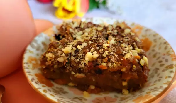 Karottenkuchen mit Roggenmehl und Honig