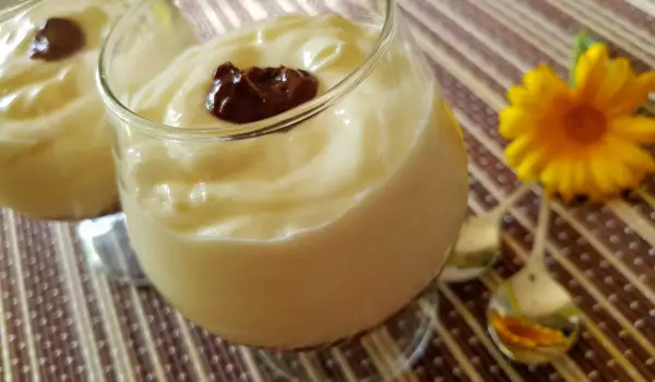 Zarte Creme mit Mascarpone und Schokolade