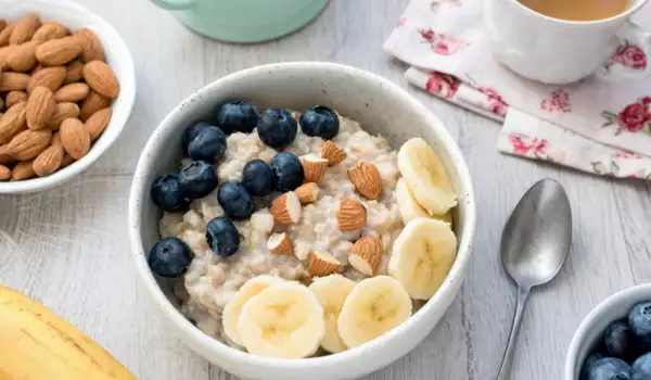 Frühstücksflocken mit Nussmilch
