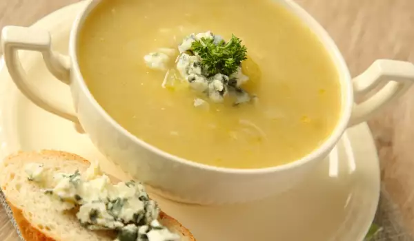 Zwiebelsuppe mit Schalotten