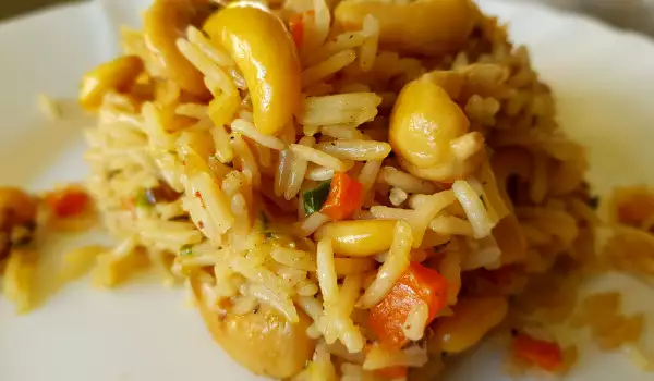 Basmati-Reis mit Cashewnüssen und Pinienkernen