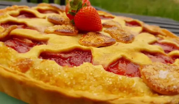 Pie mit frischen Erdbeeren und einem Hauch von Vanille