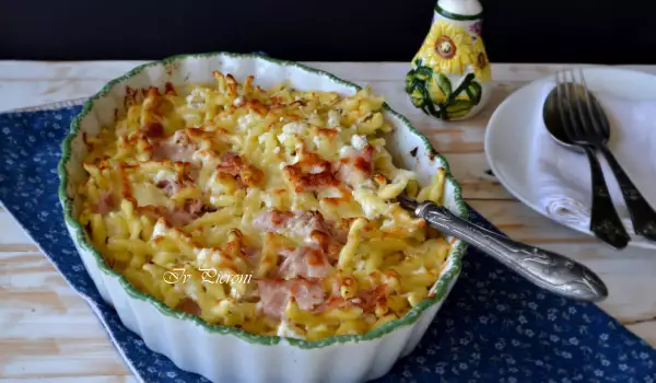 Trofie Pasta mit Ricotta und Schinken aus dem Ofen