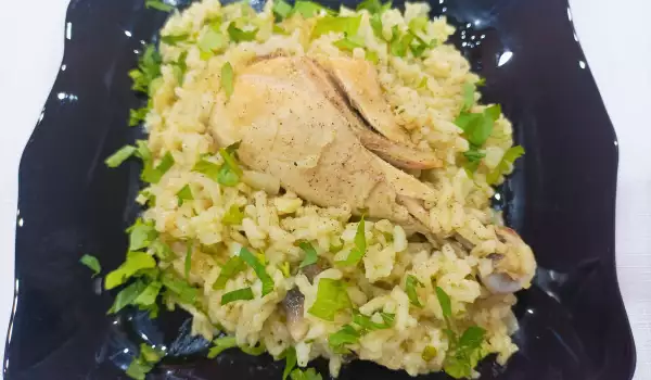 Hähnchen mit Reis und Pilzen im Ofen