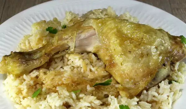 Hähnchen mit Reis und Gewürzen