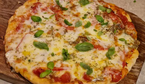 Einfache Pizza Margherita