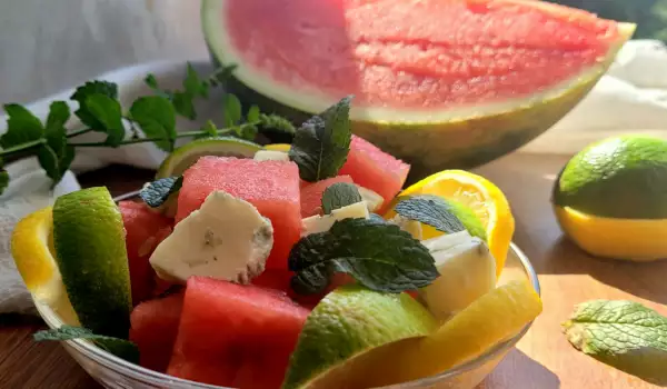 Sommerfruchtsalat mit Wassermelone
