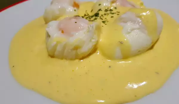 Pochierte Eier mit Sauce Hollandaise