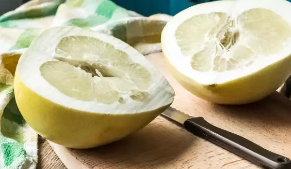 Geschnittene Pomelo