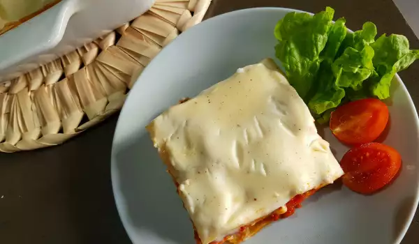 Vegane Lasagne mit Tomatensoße