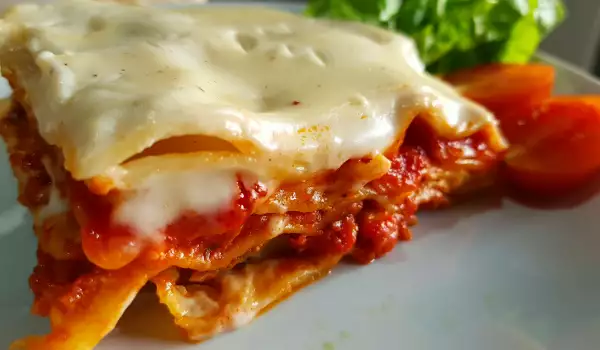 Vegane Lasagne mit Tomatensoße