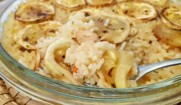 Zucchini mit Reis und Knoblauch