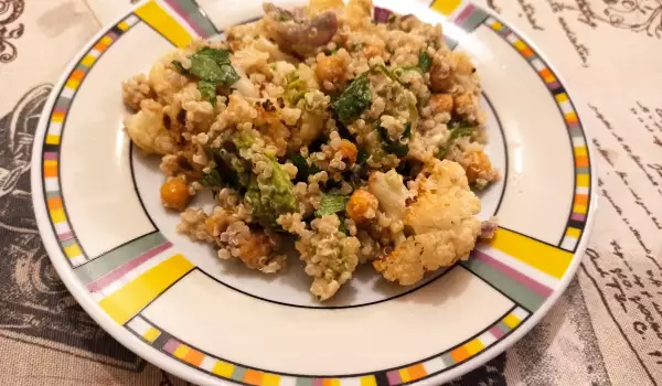 Blumenkohl-Quinoa-Salat mit Tahini Dressing