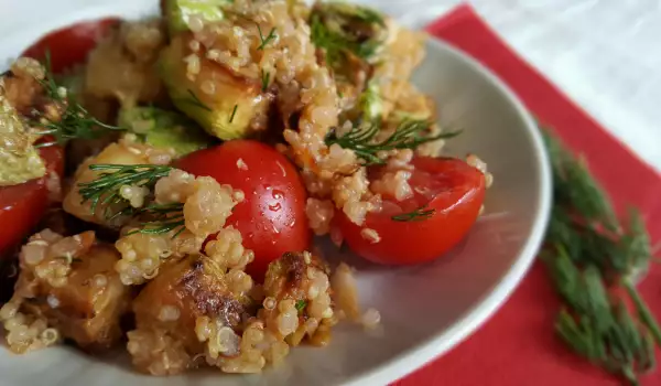 Salat aus Quinoa und Zucchini