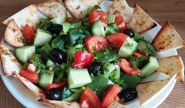 Klassischer libanesischer Fattoush Salat