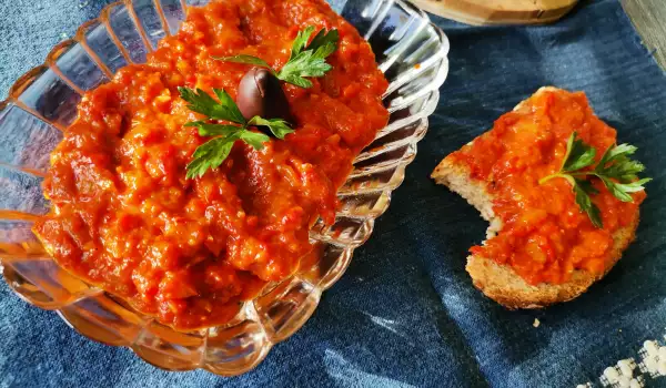 Serbisches Ajvar nach altem Rezept